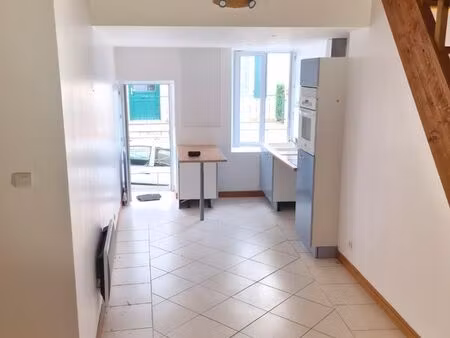 à louer – maison t3 avec terrasse à dunes (82340)