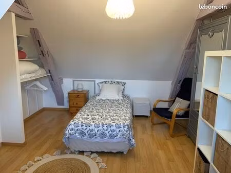 chambre meublée
