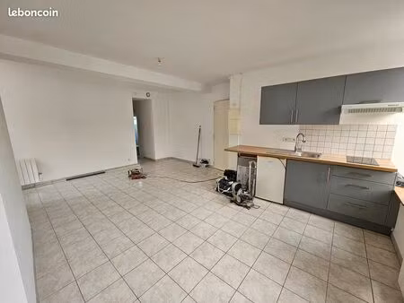 t2 43 m² - plein centre auray