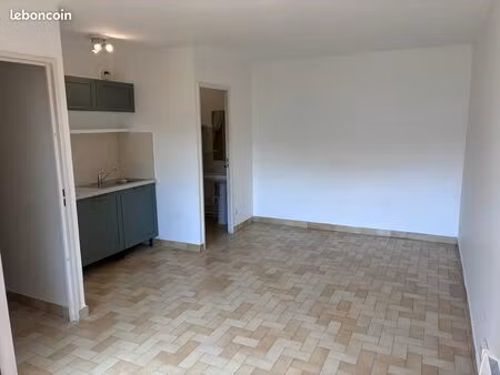 t1 dans le quartier des facultés