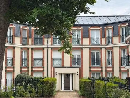 parking/box 12 m² fontainebleau