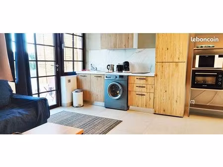 rochefort du gard (30) meublé 2 pièces 36 m² dans propriété haut de gamme entourée de vign