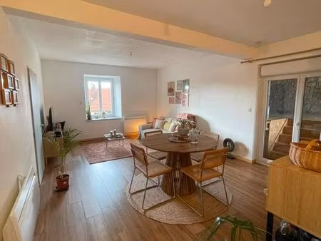t2 de 50 m² avec grande terrasse – centre de saint-laurent-en-grandvaux