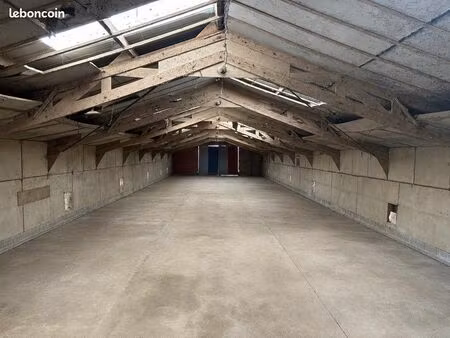 hangar de stockage +300m2
