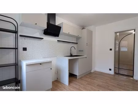 appart. 2 pièces – 5 min à pied gare sncf – terrasse  cave & parking privé