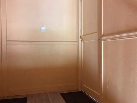 location appartement 40 m2  2e étage 1 chambre