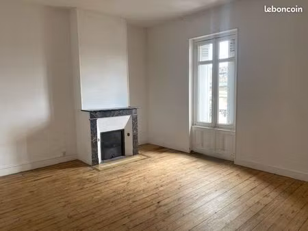 maison à louer t5 (le tourne)