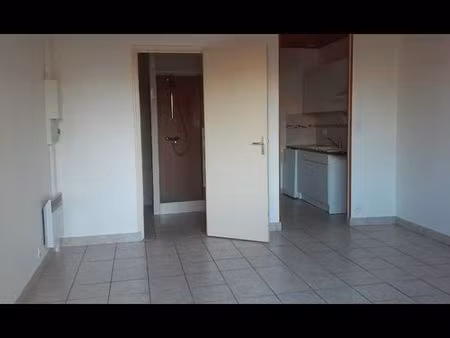 à louer studio à etaules