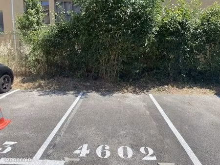 location place de parking