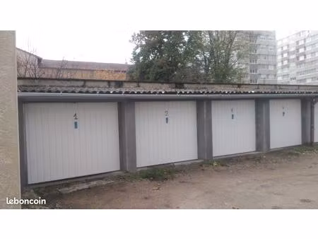 grand garage de 15m2 en plein centre de firminy 42700