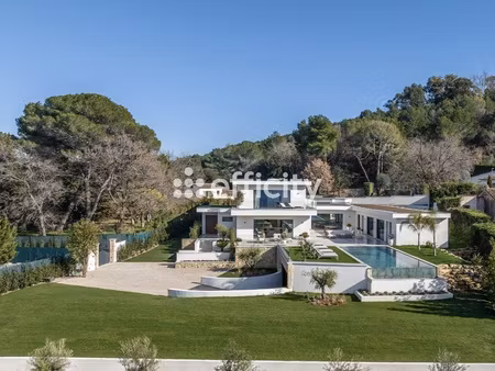 maison 14 pièces - 860 m²