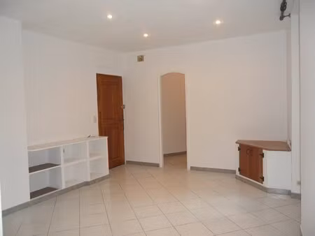 location appartement 2 pièces 34m² grasse 06130