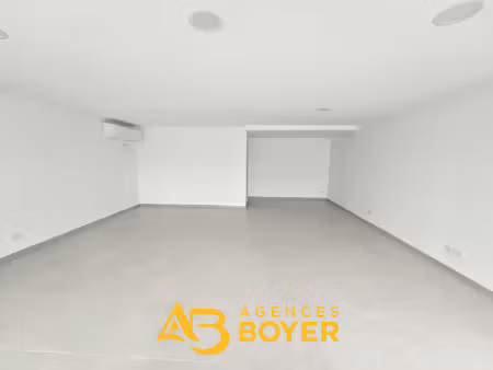 location local professionnel 50m² bandol 83150