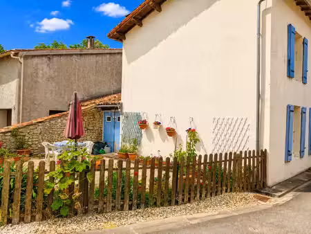 maison à vendre 5 pièces mosnac (17)maison avec petit jardin de vente à terme libre