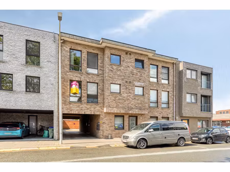 appartement te koop in burcht met 2 slaapkamers