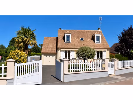 maison : 6 pièce(s) 100 m2 - terrain 610m² - garage