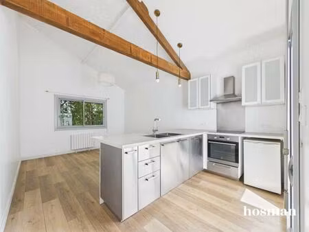 3 pièces duplex avec patio intérieur - rue des fauvettes  bordeaux