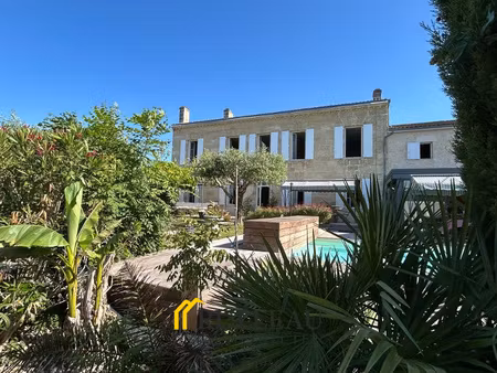 maison de caractere - beau jardin - dependance - piscine