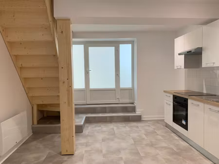 appartement de 58 m2 entièrement rénovée  proche toutes comm