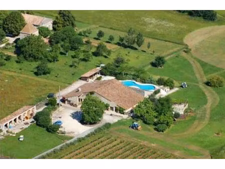 propriete b&b et 13ha de prairie