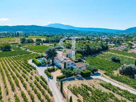 mas avec logements indépendants au coeur de la provence