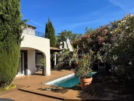 proche villeneuve les avignon - maison au calme avec piscine