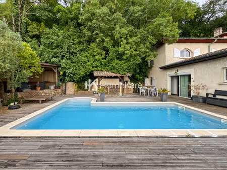 appartement avec piscine privative