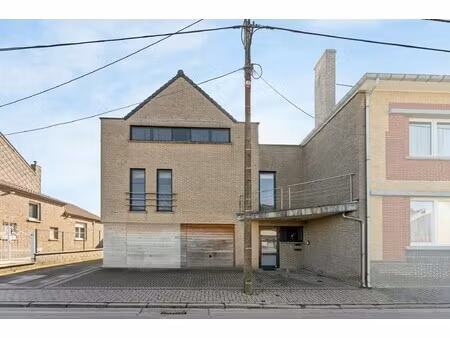 duplex appartement met inpandige garage te millen.