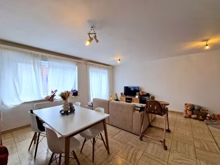 appartement met 2 slaapkamers & garage nabij station edingen