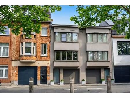 volledig gerenoveerd appartement met zalig terras