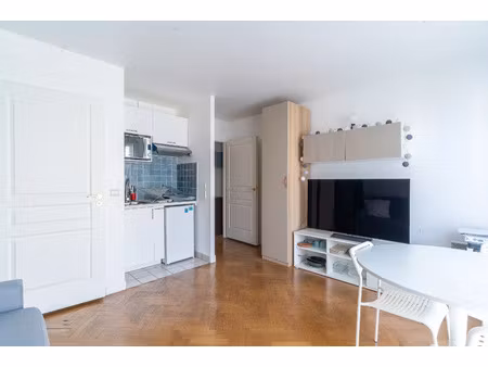 studio avec parking