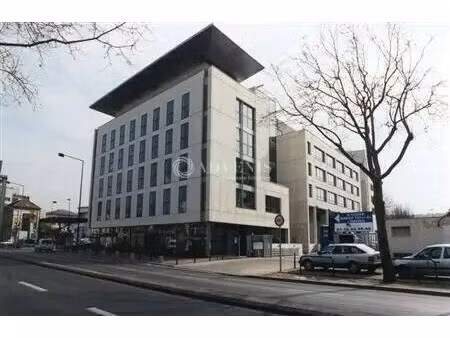 vente bureaux 124 m² à 3 923 m²