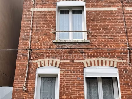 maison 2 à 3 chambres à rafraîchir