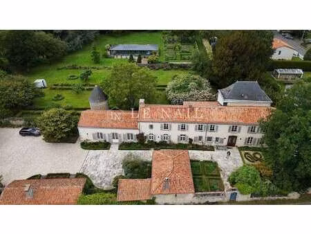 vente maison piscine à thouars (79100) : à vendre piscine / 380m² thouars