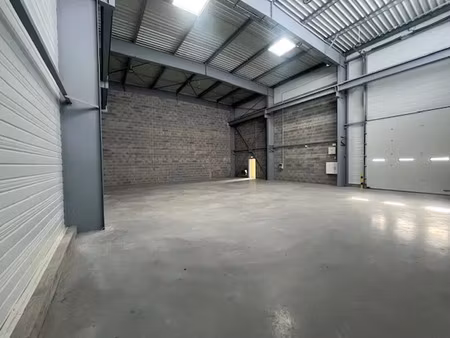 location local industriel 315 m² à guipavas (29490)