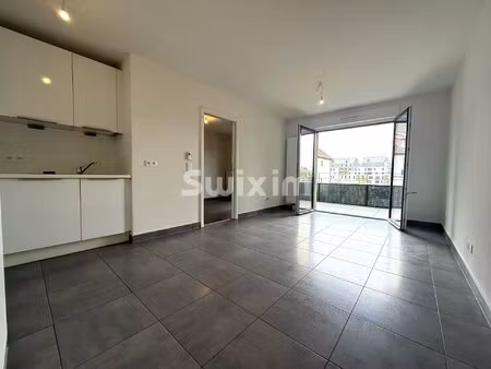 magnifique 2 pièces avec terrasse  immeuble bbc
