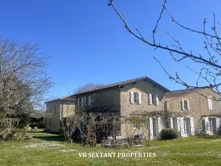 a 15min de saint- emilion  belle demeure de campagne