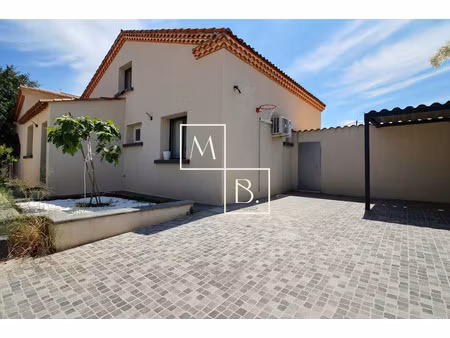estanove  villa t5 de 186 m2 avec jardin  terrasse  piscine.