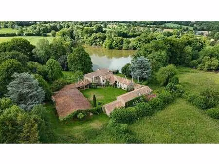 vente maison à bressuire (79300) : à vendre / 540m² bressuire