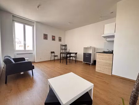 location appartement 2 pièces 32 m² à longvic (21600)