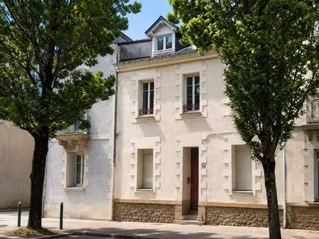 prestigieux immeuble de rapport en vente à nantes  france