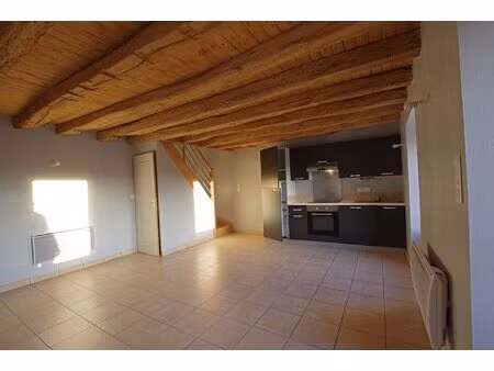 maison ancienne 4 pièces à vendre à saint laurent sur sèvre  proche commerces et écoles