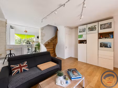 maison de ville rénovée - 80 m2 avec cave et cour sans vis-à