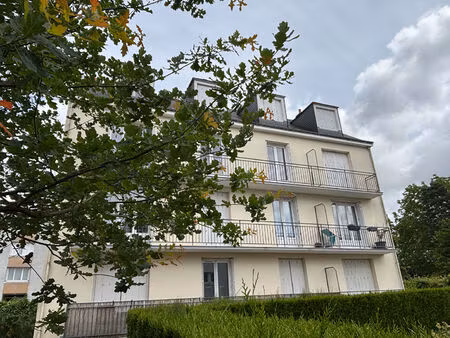 sait cyr sur loire  appartement type 3 de 64.54 m² avec cave  balcon et parking.
