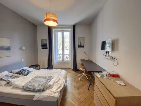 location appartement 7 pièces  14.00m²  lyon 02