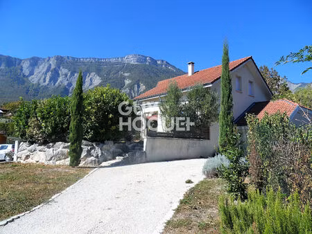 saint-ismier – maison individuelle meublée t5 de 86 m² avec garage et jardin
