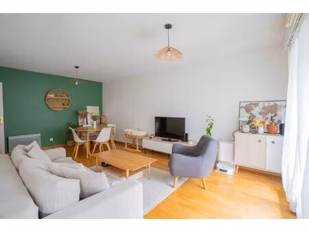 appartement t3 avec balcon et stationnements | angers centre