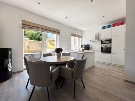 maison à louer à rue de namur 6 nivelles (vbe33934)