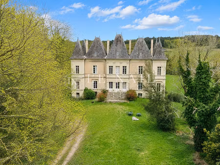 vente demeure d'exception à saumur (49400) : à vendre / 350m² saumur