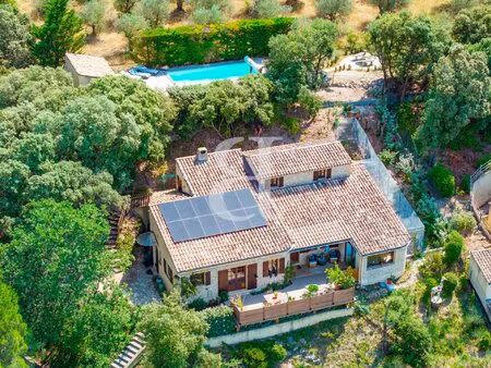 très belle maison avec piscine à nyons